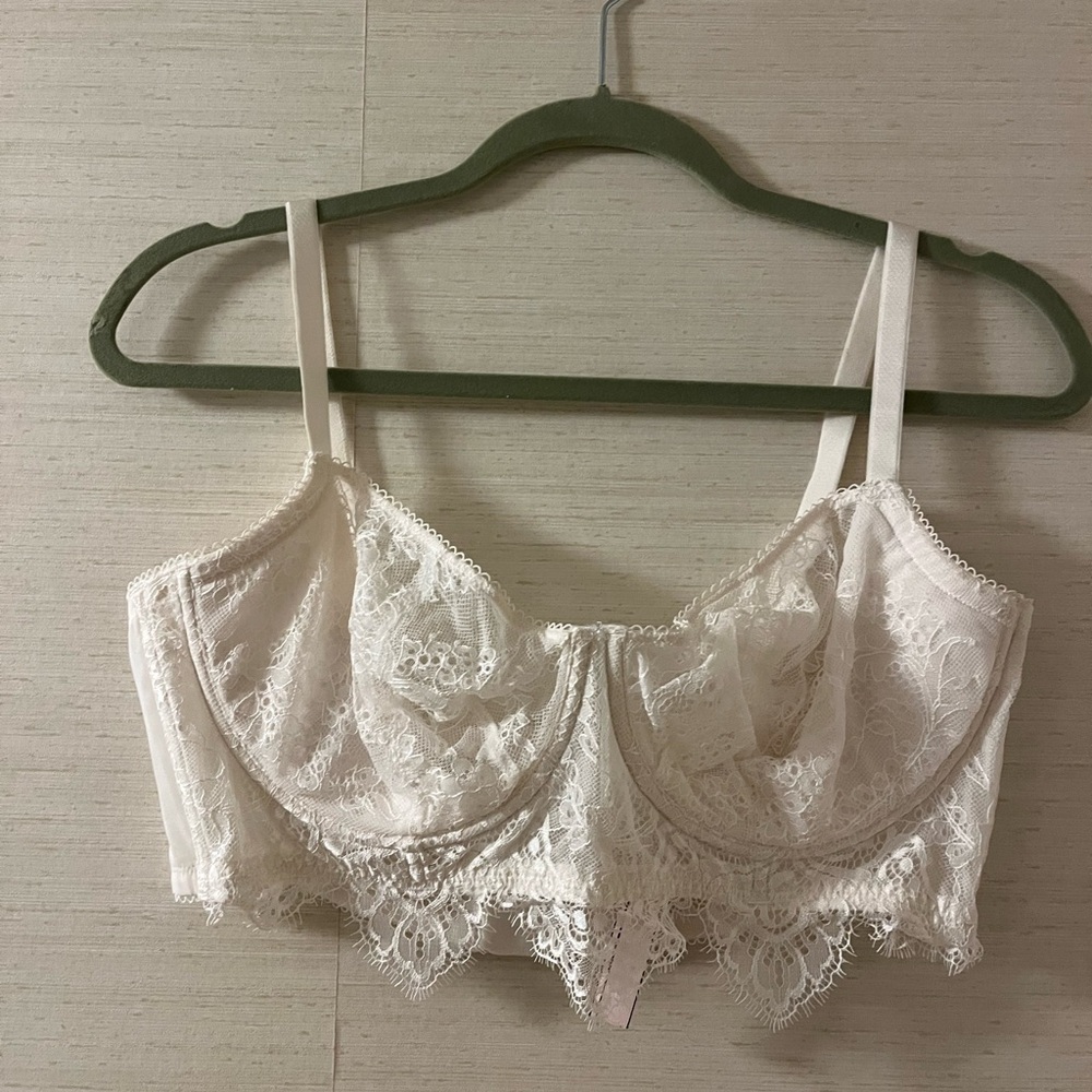 Victoria's Secret White Lace Bra